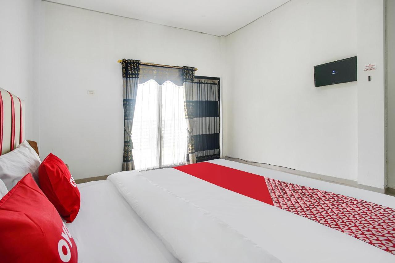Oyo 2246 Anjung Bang Oking Hotel & Resort Pasarpulaupisang Exteriör bild